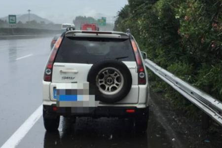 海东地区汽车拖车道路救援服务搭电多少钱